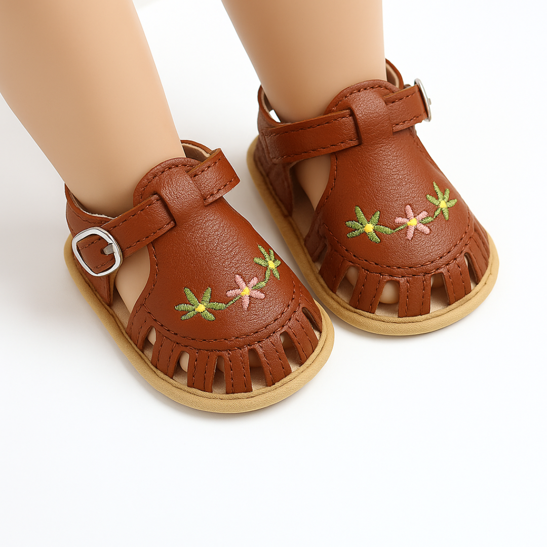 TinyPetals – Confort et style – Sandales pour bébé avec broderies florales