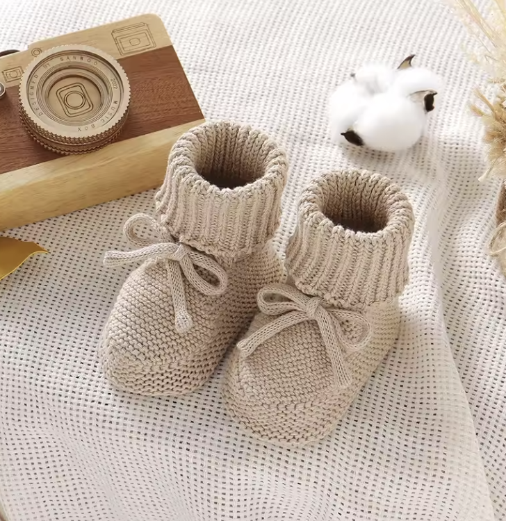 SnuggleSteps – Chaudes et douces – Chaussons tricotés pour bébés