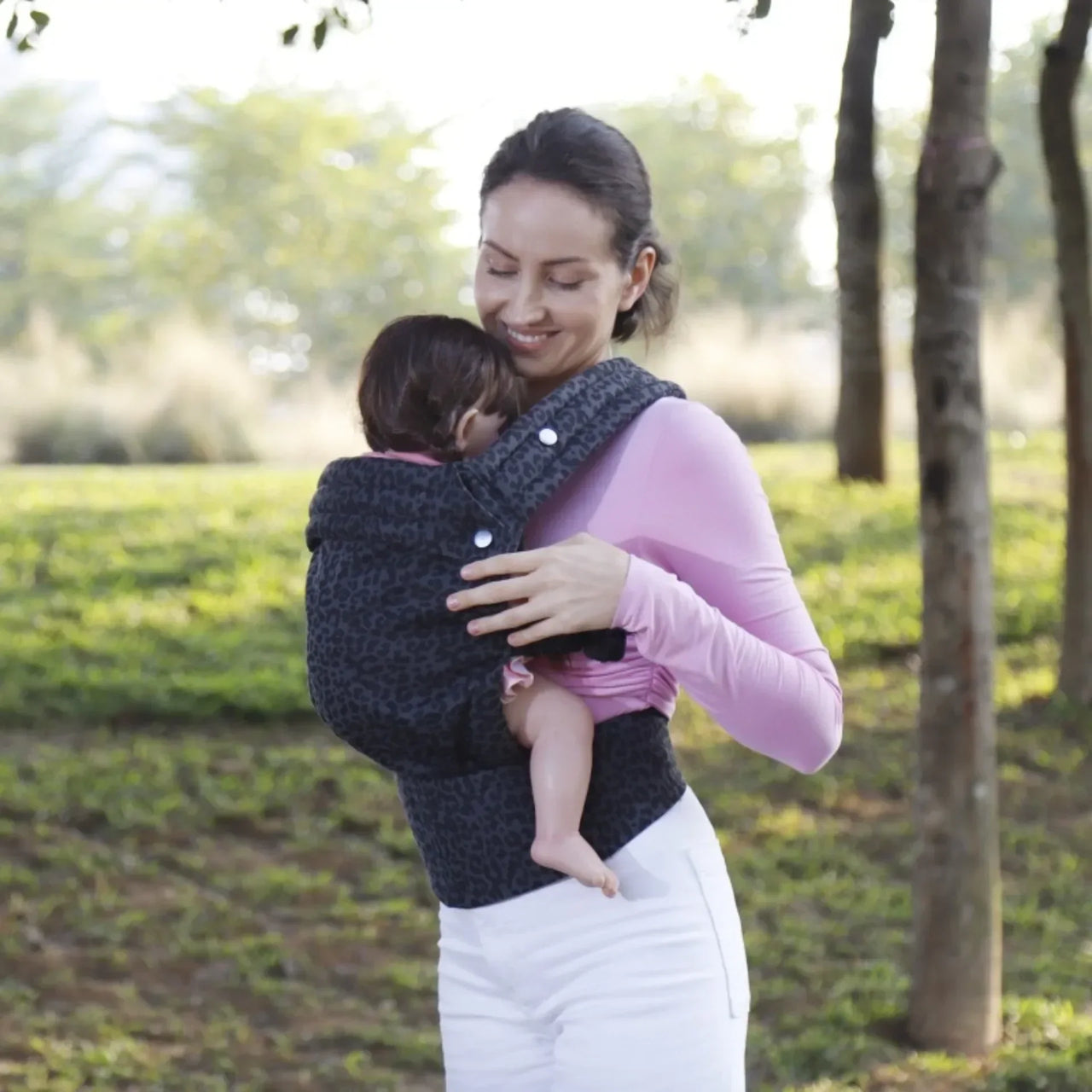 Snug Sling™ – Douceur et proximité – Porte-bébé et porte-enfant