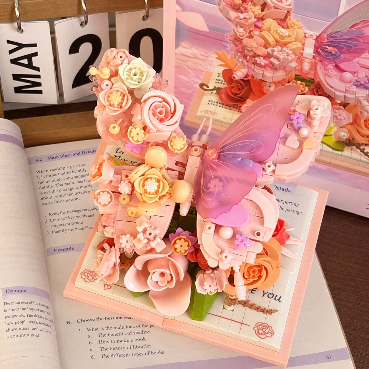 BloomBook – Romantique et créatif – Livre de fleurs en 3D avec des roses et des papillons