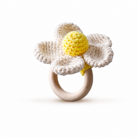 Thumbnail for CuddleRattle – Doux et ludique – Hochet pour bébé au crochet avec anneau en bois