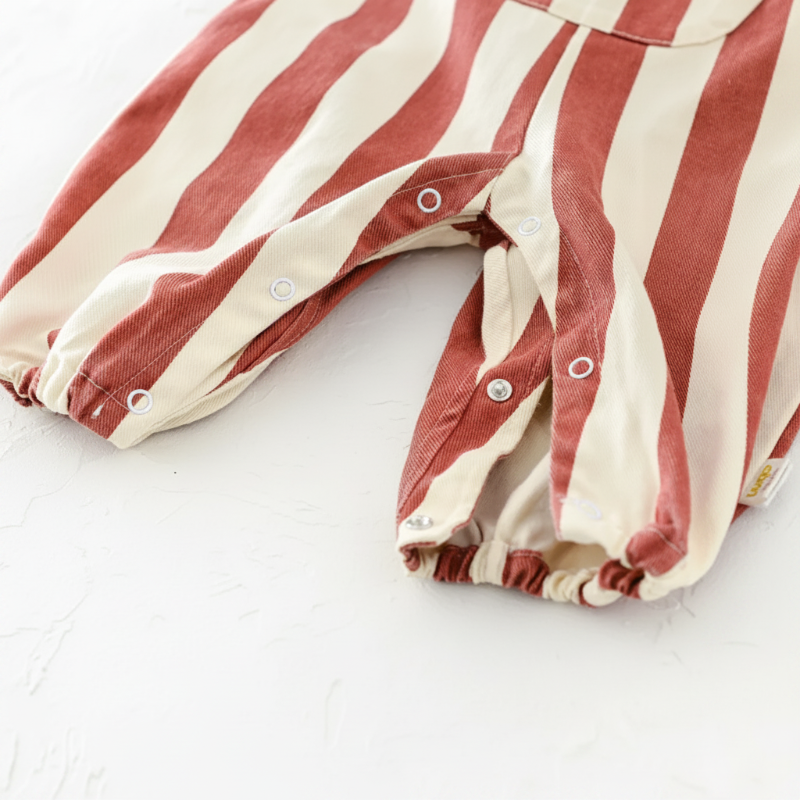Striped Overall Romper – Douceur et confort – Combinaison pour enfant
