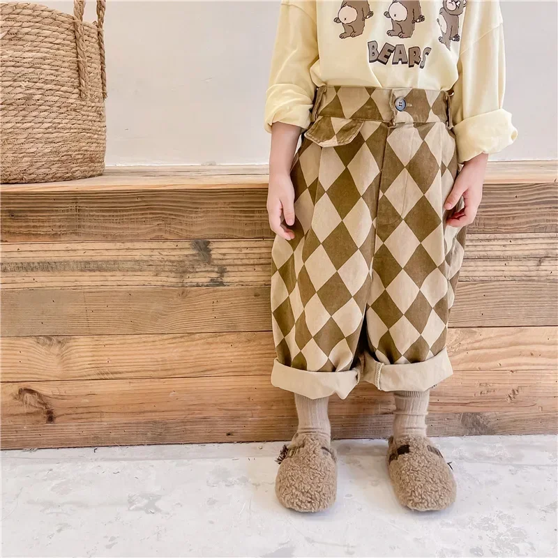 RetroBloom – Confortable et ludique – Pantalon pour enfant à motif argyle