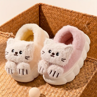 Thumbnail for SnuggleKitty – Chaleur et sécurité – Chaussons pour enfants en forme de chat