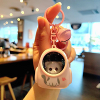 Thumbnail for Glowing Astronaut Charm – Mignon et lumineux – Pendentif sac « Astronaute »
