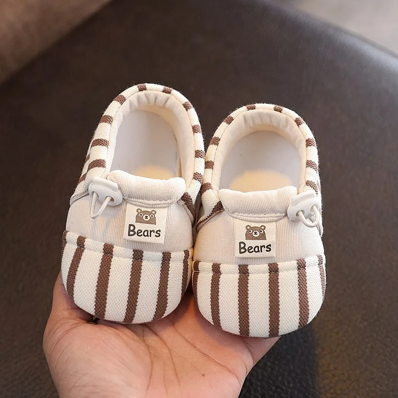 TinyToes – Douces et chaudes – Premières chaussures pour bébé au motif rayé