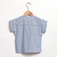 Thumbnail for LittleClassic – Élégant et confortable – Chemise en lin pour garçon avec boutons décoratifs