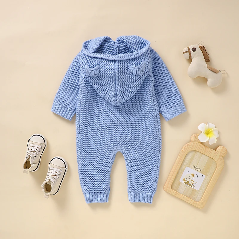 SoftKnit – Chaleureux et mignon – Combinaison à capuche en tricot pour bébé