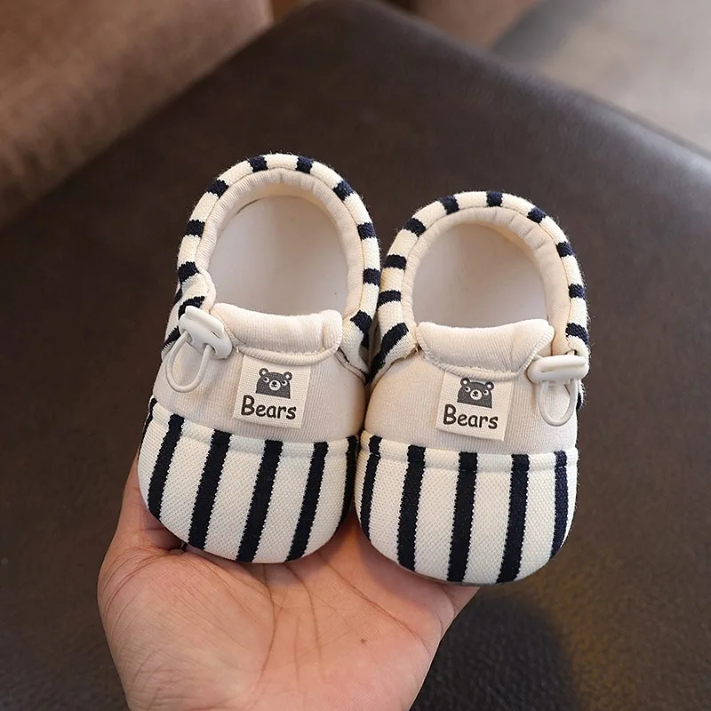 TinyToes – Douces et chaudes – Premières chaussures pour bébé au motif rayé