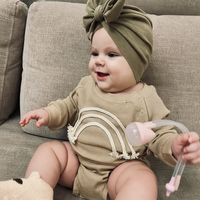 Thumbnail for SnuggleHue – Doux et confortable – Body pour bébé arc-en-ciel