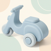 Thumbnail for Montessori Silicone Toy Car – Sûr et adapté à la dentition – Jouet de dentition en silicone en forme de véhicule