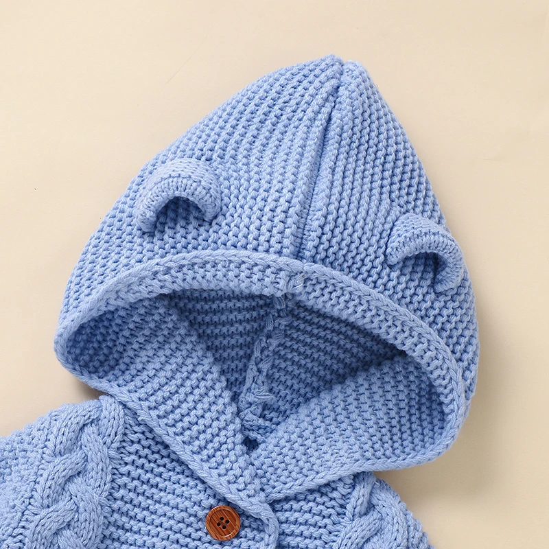 SoftKnit – Chaleureux et mignon – Combinaison à capuche en tricot pour bébé