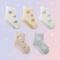 Thumbnail for Soft Grip Socks – Douces et pratiques – Chaussettes antidérapantes pour bébé