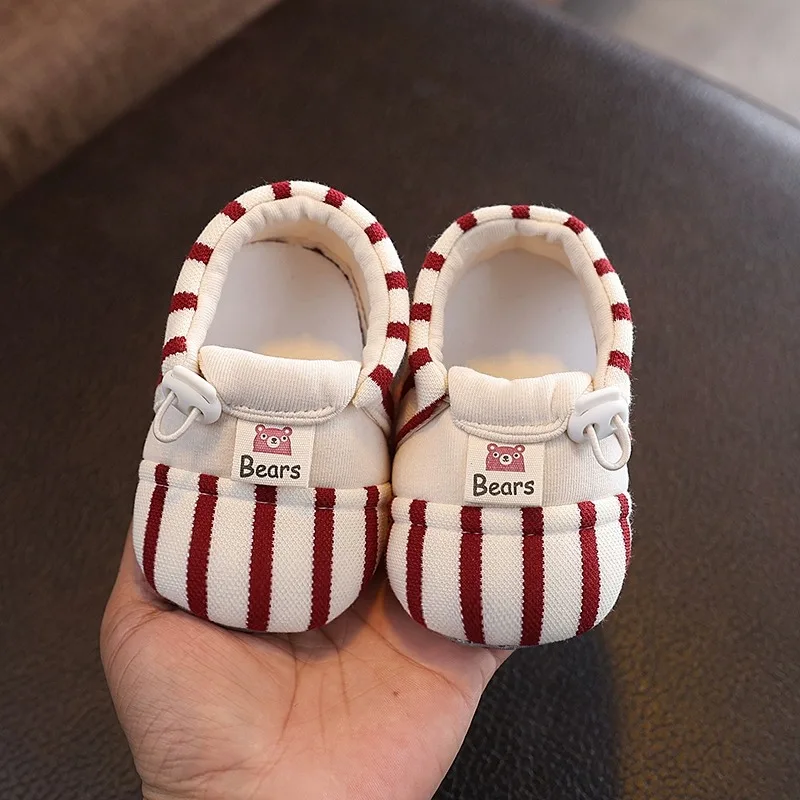 TinyToes – Douces et chaudes – Premières chaussures pour bébé au motif rayé