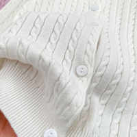 Thumbnail for CozyBelle – Élégant et chaleureux – Cardigan tricoté à boutons
