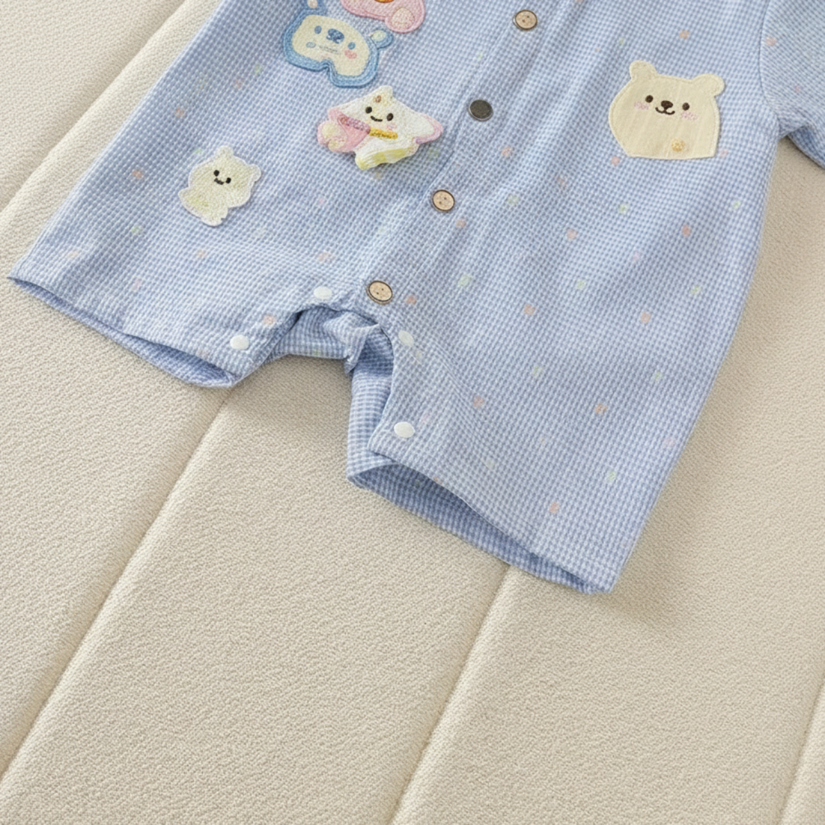 KiddoStyle – Mignon et tout doux – Combinaison pour enfant avec cravate et écusson