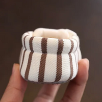 Thumbnail for TinyToes – Douces et chaudes – Premières chaussures pour bébé au motif rayé