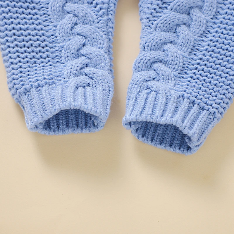 SoftKnit – Chaleureux et mignon – Combinaison à capuche en tricot pour bébé