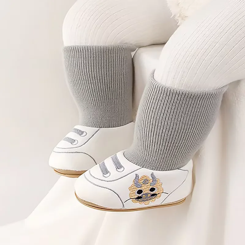 LittleCloud – Confortables et pratiques – Chaussures chaudes pour bébés avec chaussette haute