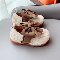 Thumbnail for SweetBow – Mignon et pratique – Chaussons de bébé tricotés avec un nœud papillon