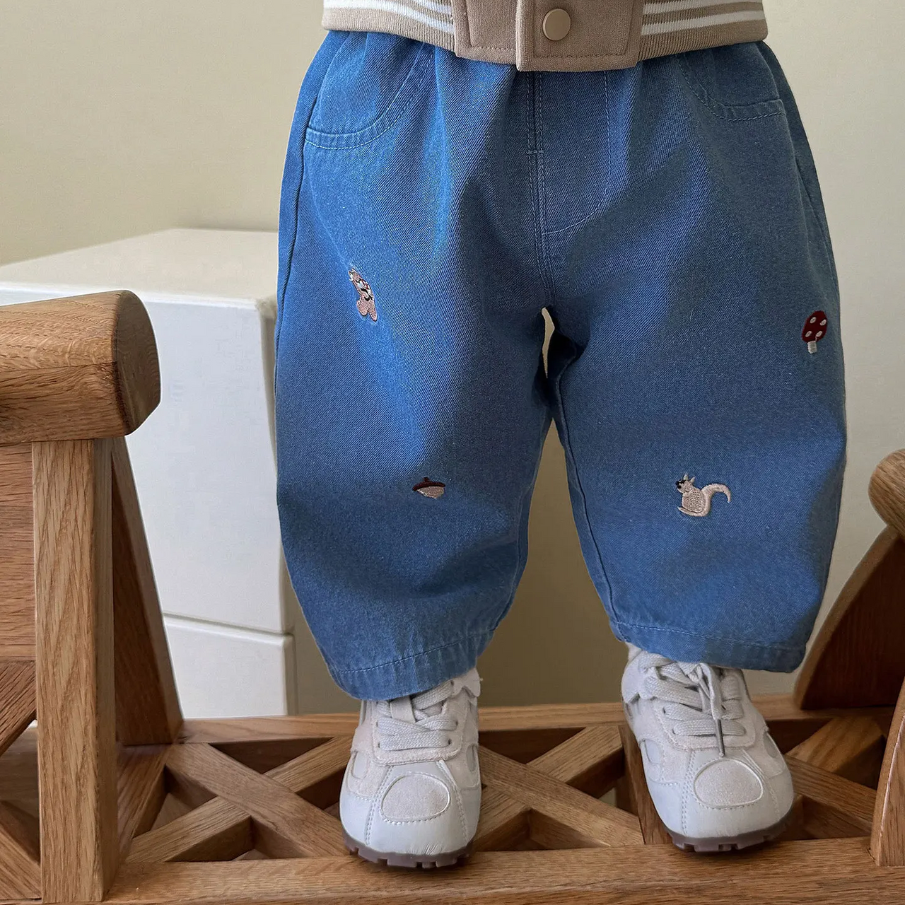 LittlePatch – Doux et confortables – Pantalons pour enfants avec détails brodés