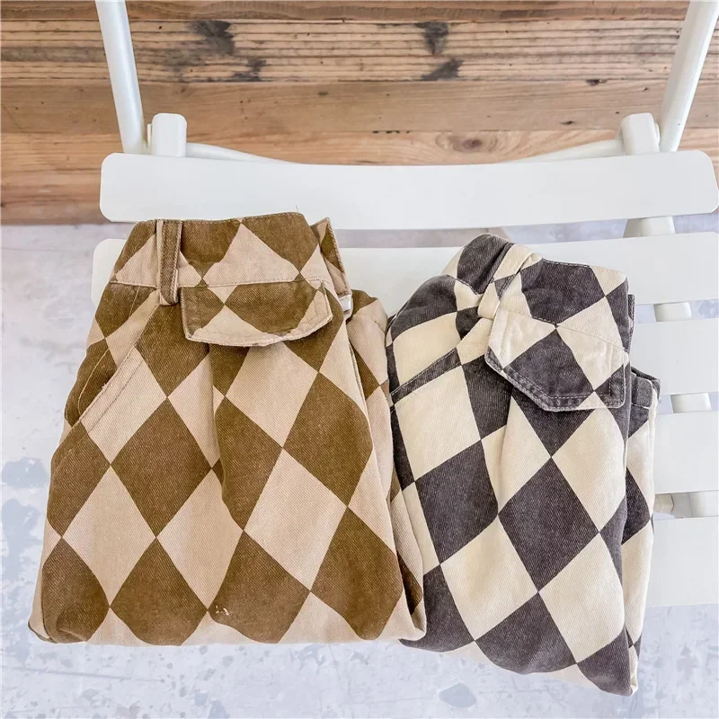 RetroBloom – Confortable et ludique – Pantalon pour enfant à motif argyle