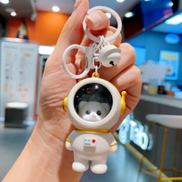 Thumbnail for Glowing Astronaut Charm – Mignon et lumineux – Pendentif sac « Astronaute »