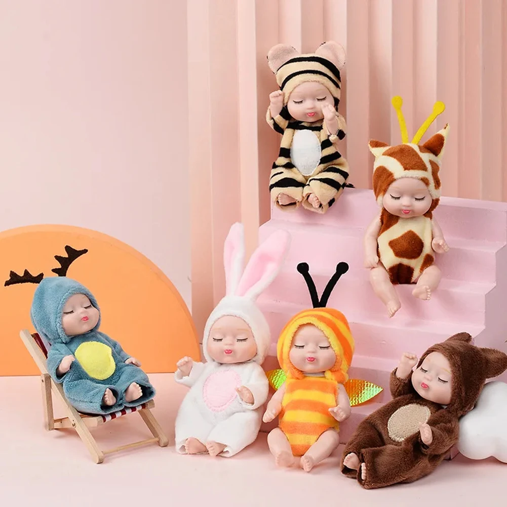 LittleDolly – Mignon et douillet – Une poupée habillée d'un costume d'animal rigolo
