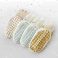Thumbnail for Soft Grip Socks – Douces et pratiques – Chaussettes antidérapantes pour bébé