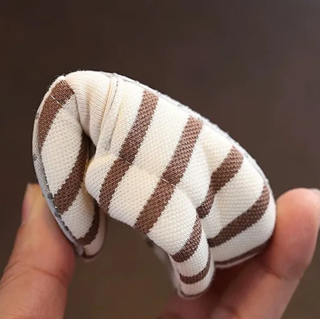 TinyToes – Douces et chaudes – Premières chaussures pour bébé au motif rayé