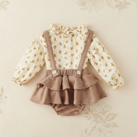 Thumbnail for SweetPea – Tenue pour bébé fille avec volants et imprimé floral
