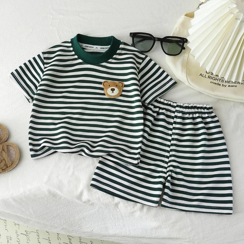 Kids Stripe Outfit – Tendance et confort – Tenue d'été pour enfants