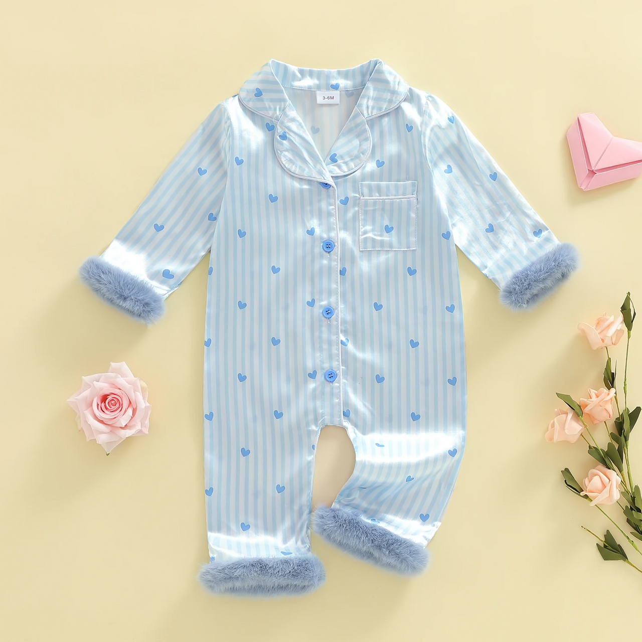 TinyLove – Doux et chaud – Combinaison pour bébé à imprimé cœurs et détails en peluche