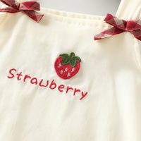 Thumbnail for BerryBloom – Mignon et confortable – Robe pour fille avec un patch représentant une fraise et un lapin
