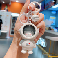 Thumbnail for Glowing Astronaut Charm – Mignon et lumineux – Pendentif sac « Astronaute »