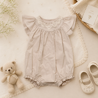 Thumbnail for Vintage Rompers – Intemporel et doux – Combinaison pour bébé