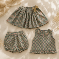 Thumbnail for Matching Set – Confortable et imprimé marguerite – Bloomer, jupe et chemisier