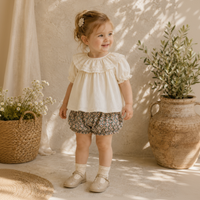 Thumbnail for Ruffle Collar Top – Élégant et confortable – Haut à col décoratif et manches bouffantes