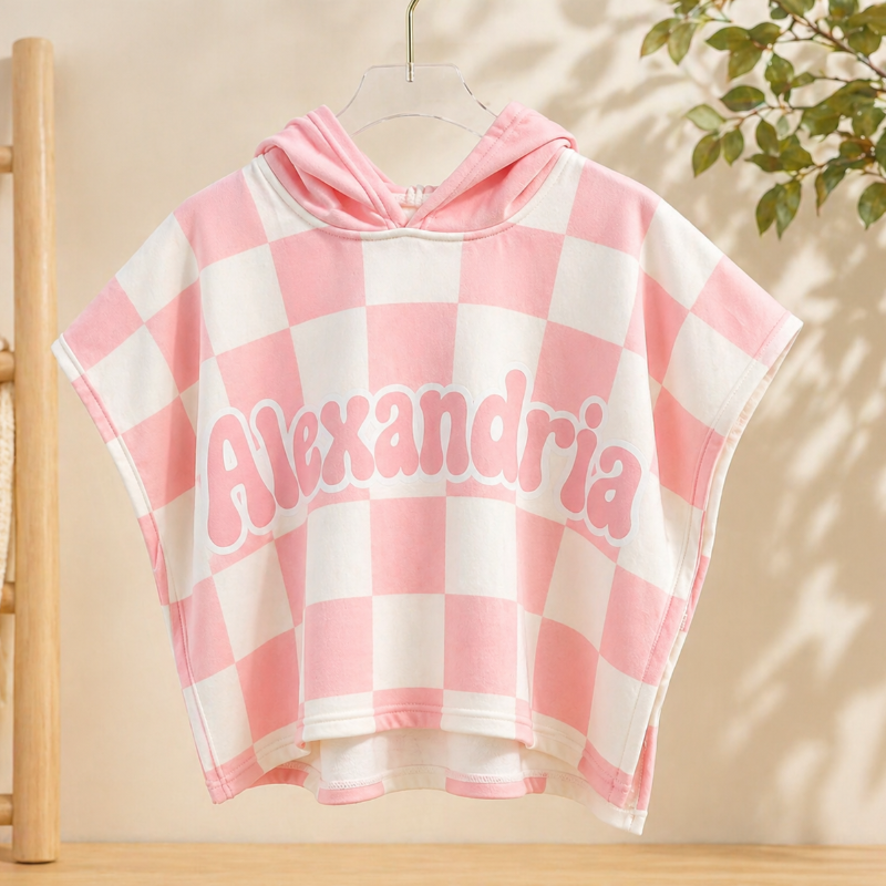 Personalized Hooded Towel – Douce et unique – Cape de bain personnalisée pour enfant