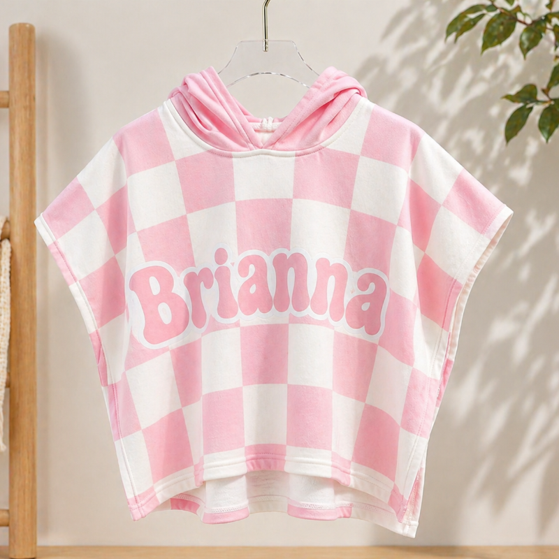 Personalized Hooded Towel – Douce et unique – Cape de bain personnalisée pour enfant