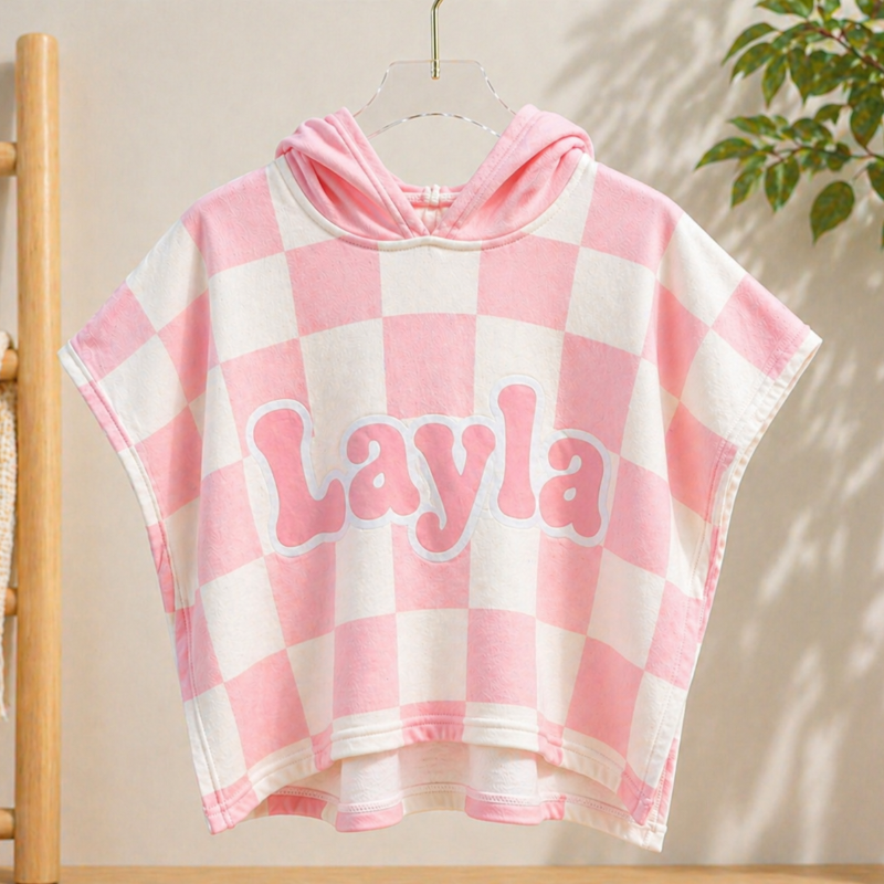 Personalized Hooded Towel – Douce et unique – Cape de bain personnalisée pour enfant