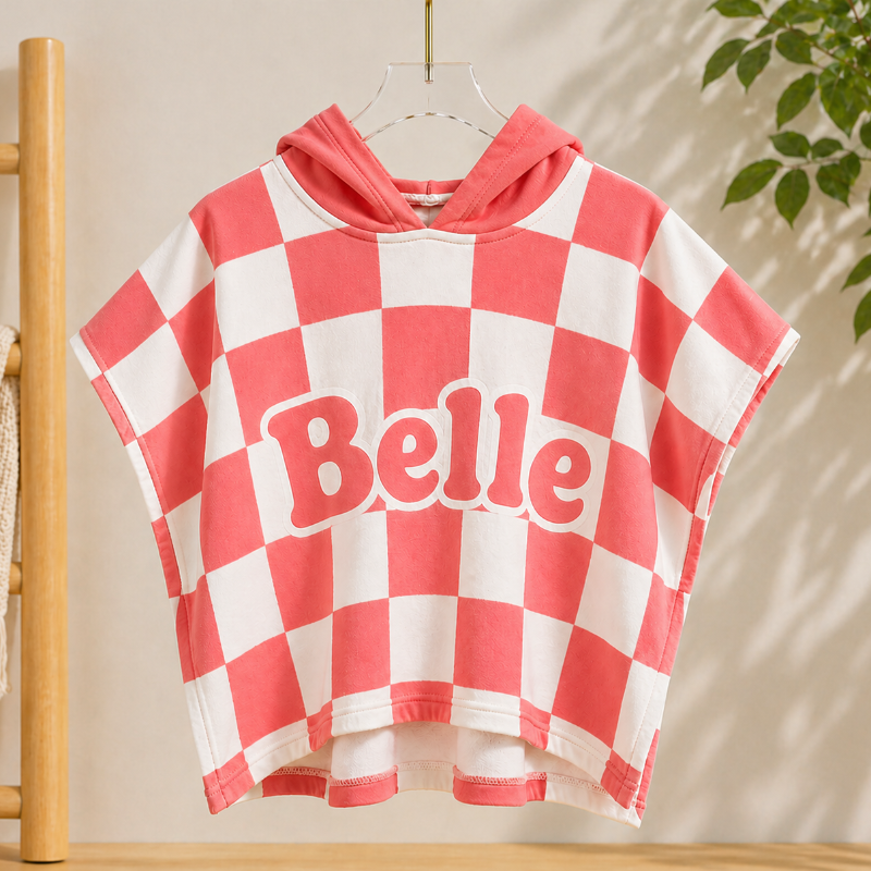 Personalized Hooded Towel – Douce et unique – Cape de bain personnalisée pour enfant