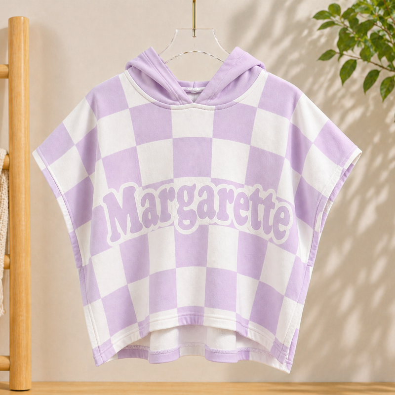 Personalized Hooded Towel – Douce et unique – Cape de bain personnalisée pour enfant