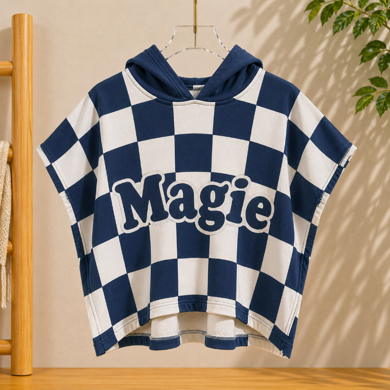 Personalized Hooded Towel – Douce et unique – Cape de bain personnalisée pour enfant