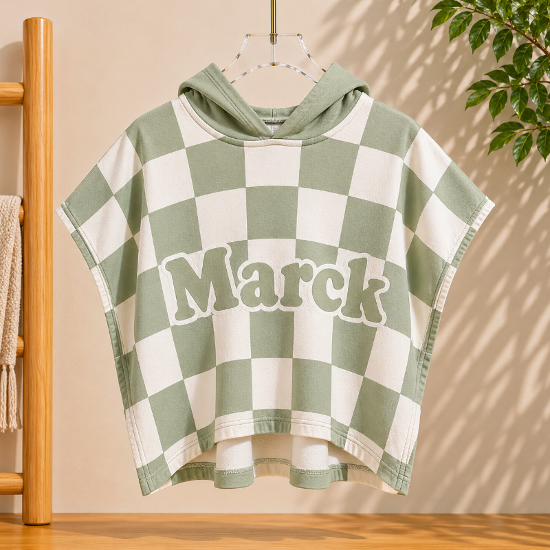 Personalized Hooded Towel – Douce et unique – Cape de bain personnalisée pour enfant