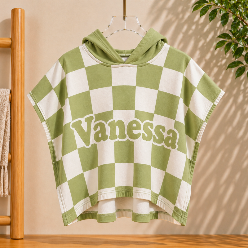 Personalized Hooded Towel – Douce et unique – Cape de bain personnalisée pour enfant