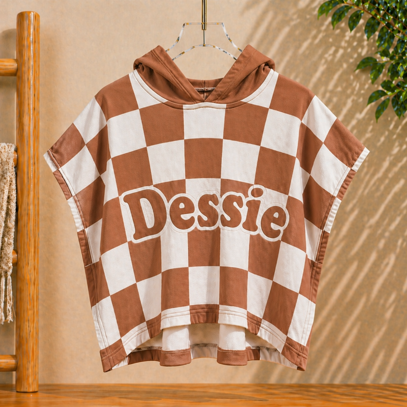 Personalized Hooded Towel – Douce et unique – Cape de bain personnalisée pour enfant