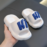 Thumbnail for CloudWalk – Confortables et antidérapantes – Pantoufles pour enfants « Hi »