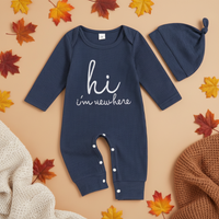 Thumbnail for CuddleBaby – Bonjour, je suis nouvelle ici – Ensemble combi-pantalon et bonnet pour bébé