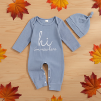 Thumbnail for CuddleBaby – Bonjour, je suis nouvelle ici – Ensemble combi-pantalon et bonnet pour bébé